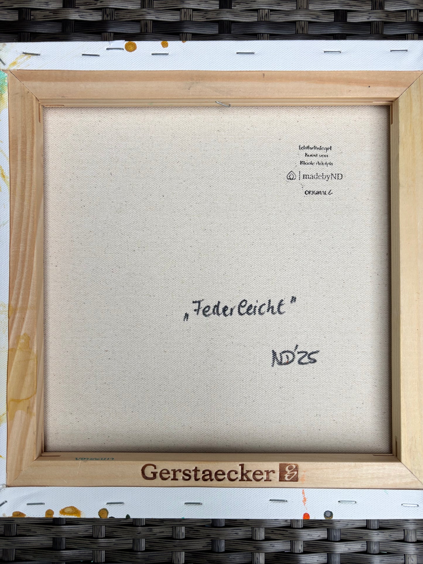 Federleicht - aus der Serie "Little Things" - 30x30 cm